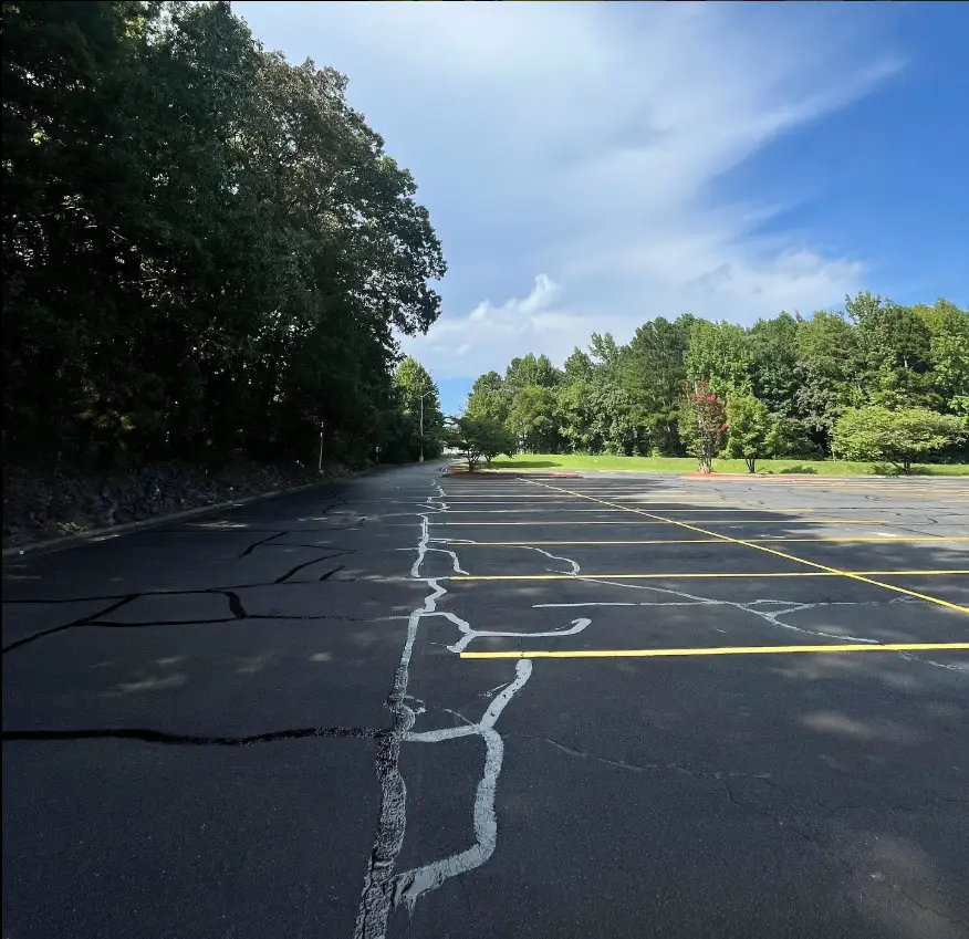 asphalt crack sealing contractors